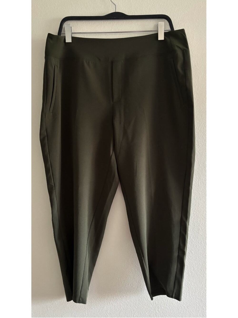 Athleta Olive Green Stretch Pull On Ankle Pants Size 18